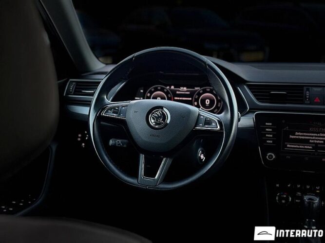 Skoda Superb 39 interauto-car