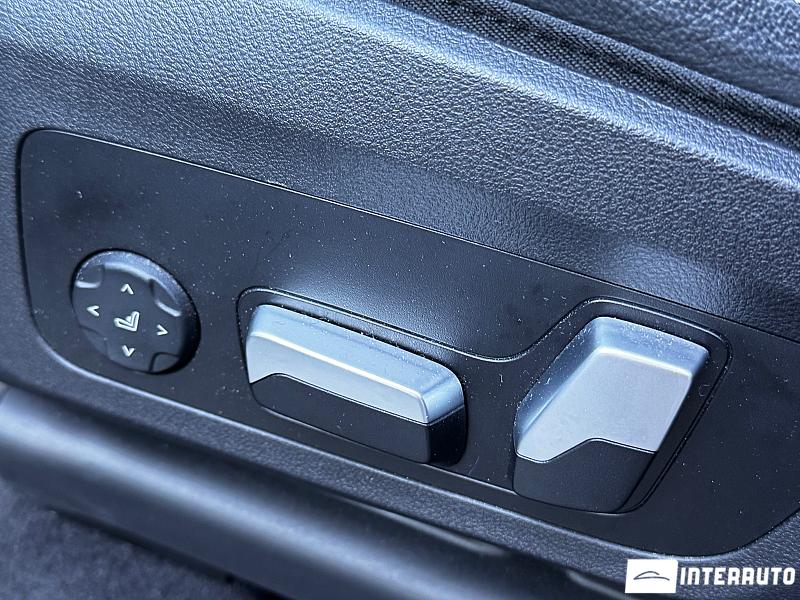 BMW X3 2.0D 25 automobil-interauto