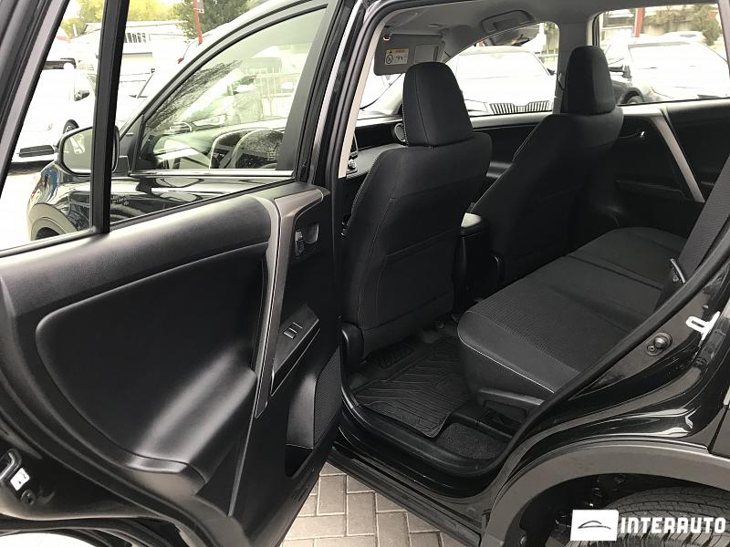 Toyota Rav-4 18 automobil-interauto