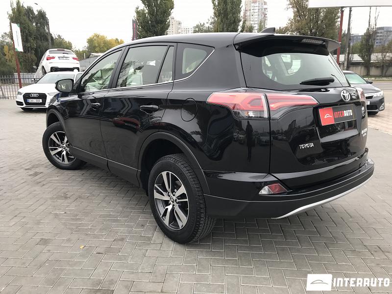 Toyota Rav-4 14 automobil-interauto