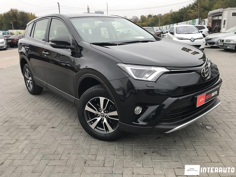 Toyota Rav-4 12 automobil-interauto