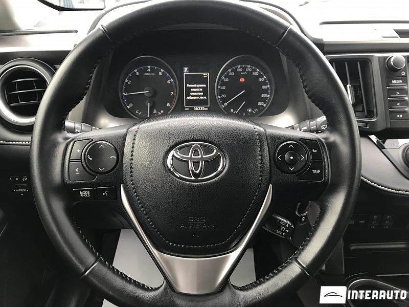 Toyota Rav-4 17 automobil-interauto