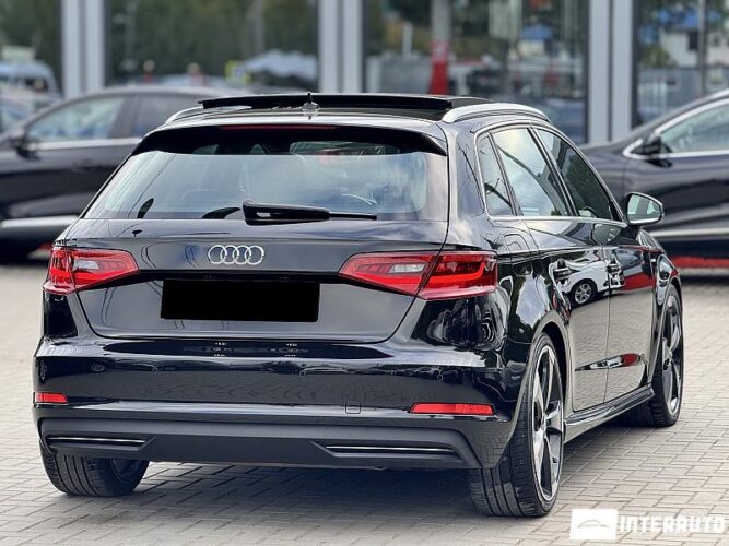 Audi A3 E-tron 33 interauto-car