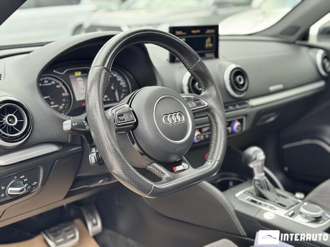 Audi A3 E-tron 41 interauto-car