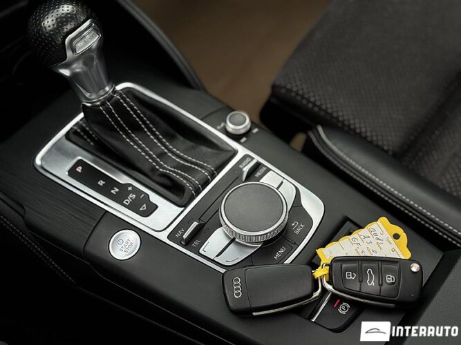 Audi A3 E-tron 48 interauto-car