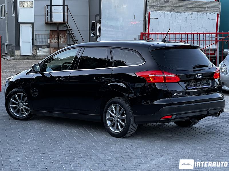 Ford Focus 13 automobil-interauto