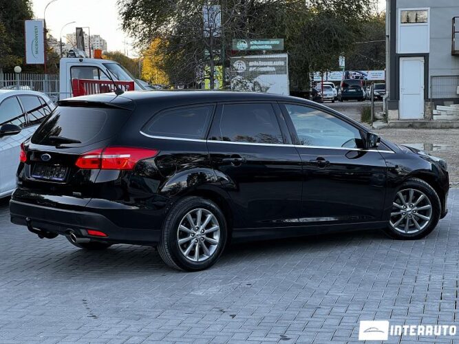 Ford Focus 32 interauto-car