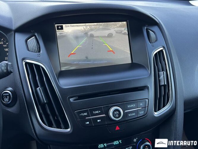 Ford Focus 38 interauto-car