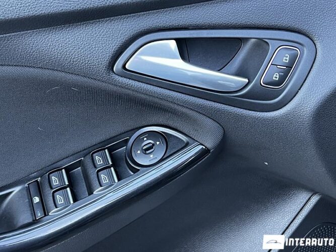 Ford Focus 44 interauto-car