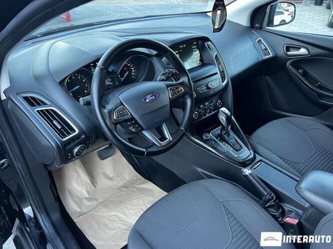 Ford Focus 33 interauto-car