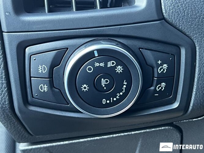 Ford Focus 43 interauto-car