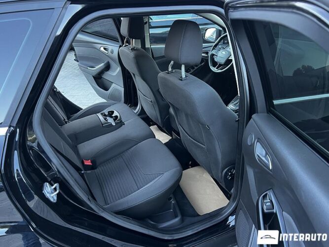Ford Focus 40 interauto-car