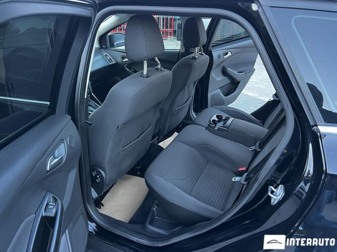 Ford Focus 34 interauto-car
