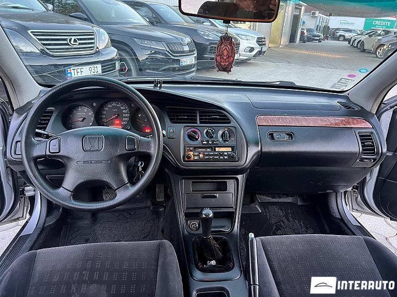 Honda Accord 17 automobil-interauto