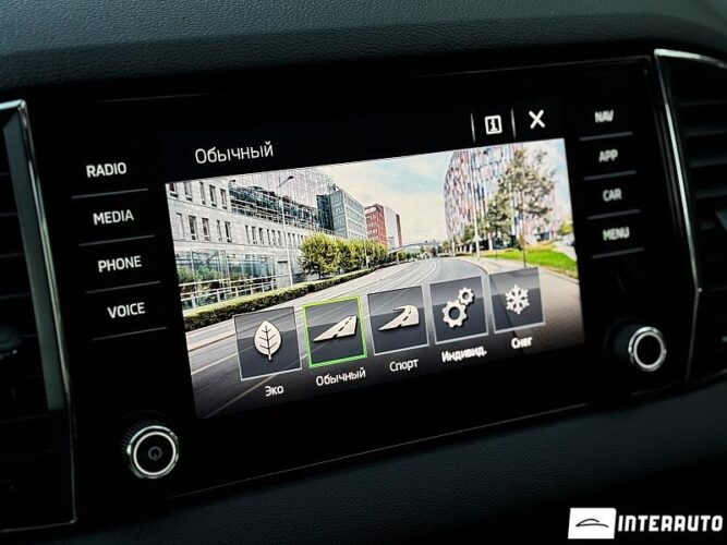 Skoda Karoq 52 interauto-car