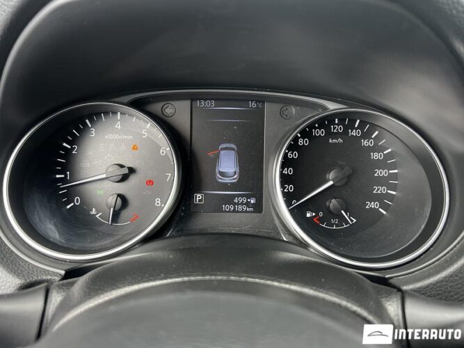 Nissan Qashqai 35 interauto-car