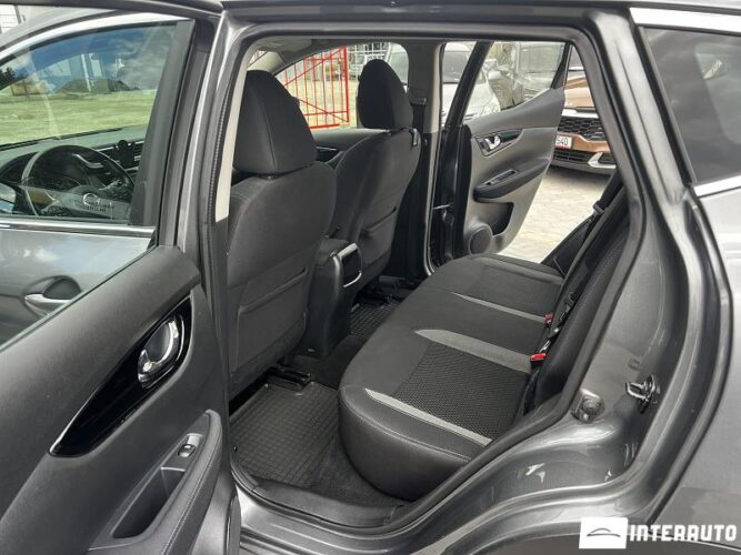 Nissan Qashqai 40 interauto-car