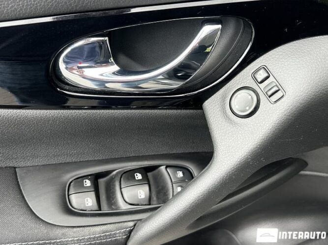 Nissan Qashqai 38 interauto-car