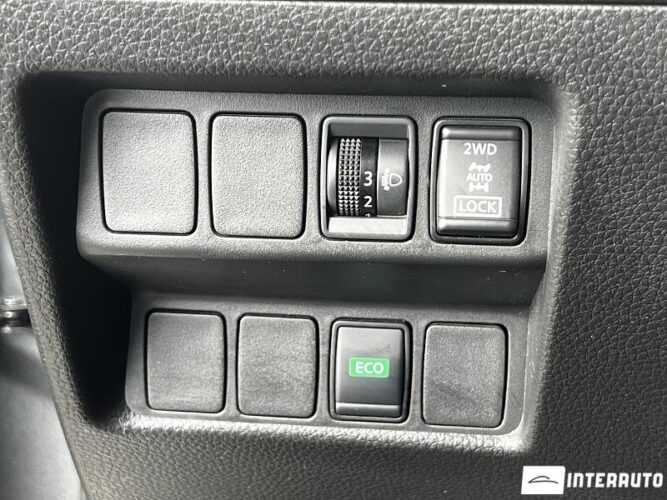 Nissan Qashqai 37 interauto-car