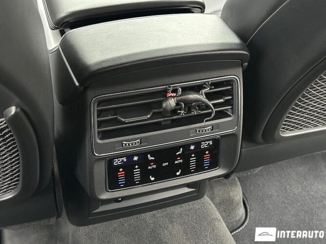 Audi Q8 58 interauto-car
