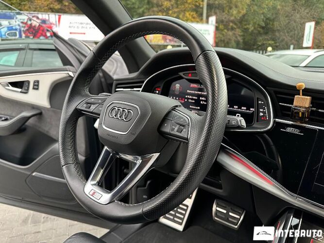 Audi Q8 51 interauto-car