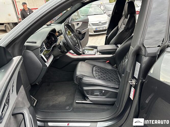 Audi Q8 43 interauto-car