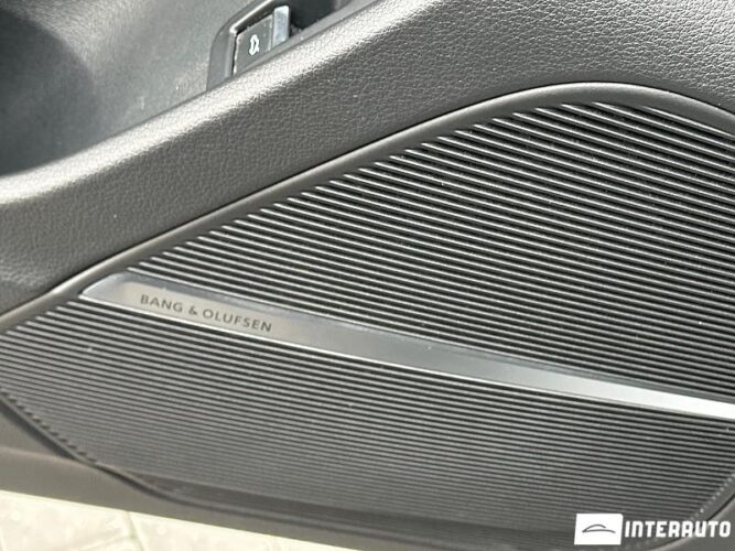 Audi Q8 59 interauto-car