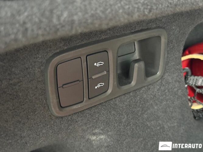 Audi Q8 61 interauto-car