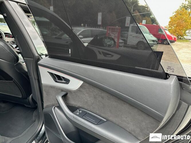 Audi Q8 62 interauto-car