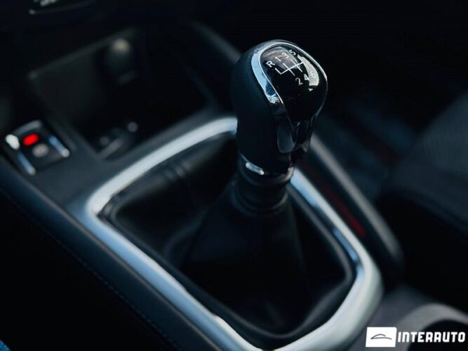 Nissan Qashqai 40 interauto-car