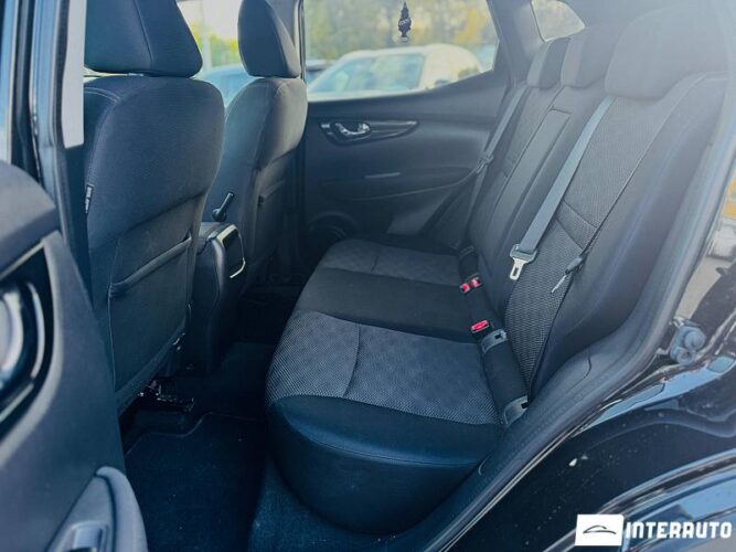 Nissan Qashqai 41 interauto-car