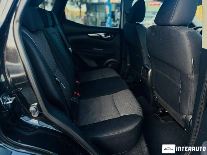 Nissan Qashqai 42 interauto-car