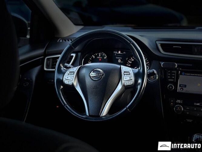 Nissan Qashqai 35 interauto-car