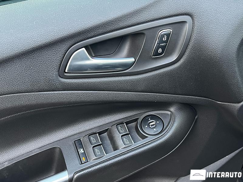 Ford C-MAX 16 automobil-interauto