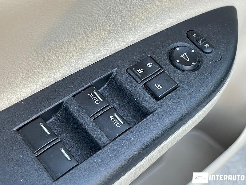 Honda Accord 17 automobil-interauto