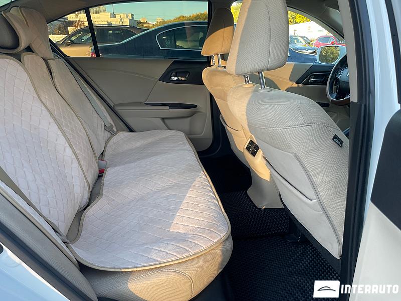 Honda Accord 23 automobil-interauto