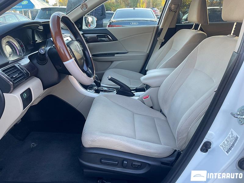 Honda Accord 16 automobil-interauto