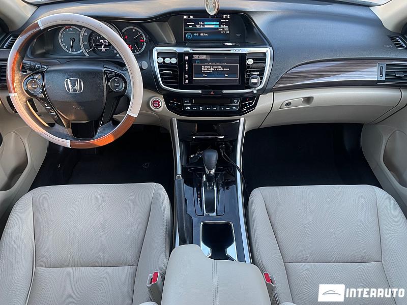 Honda Accord 18 automobil-interauto