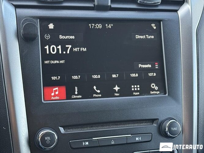 Ford Fusion 42 interauto-car