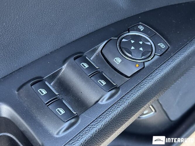 Ford Fusion 47 interauto-car