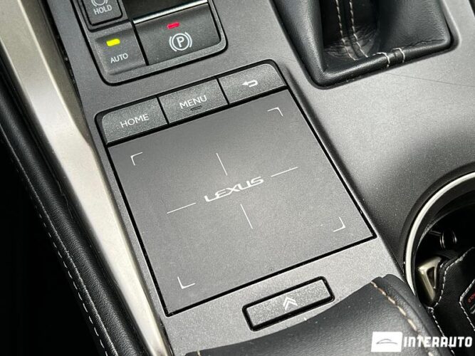 Lexus NX 300H 51 interauto-car