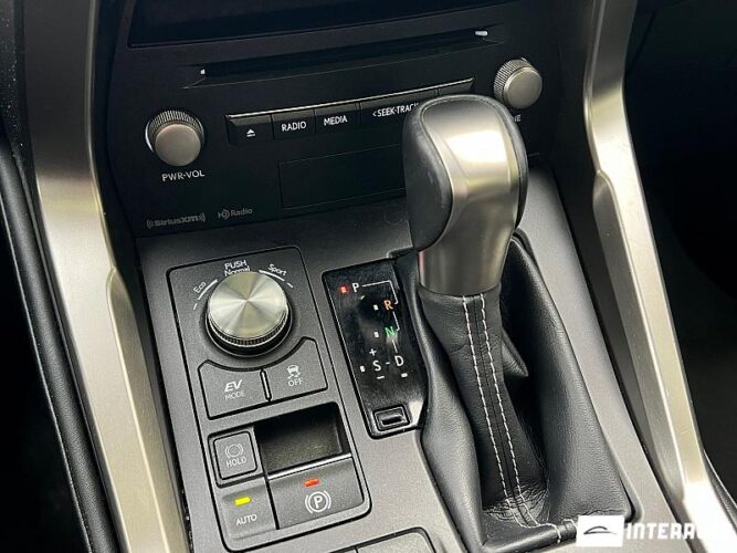 Lexus NX 300H 50 interauto-car