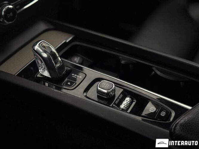 Volvo XC 60 45 interauto-car