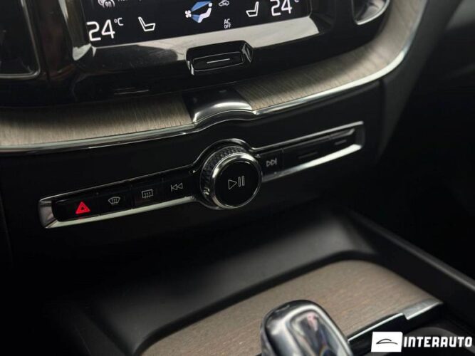 Volvo XC 60 44 interauto-car