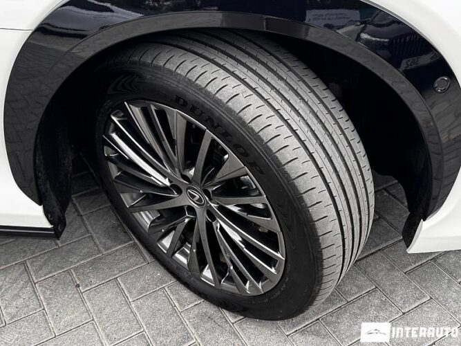 Lexus RZ 450e 57 interauto-car