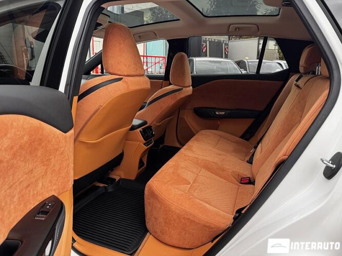 Lexus RZ 450e 42 interauto-car