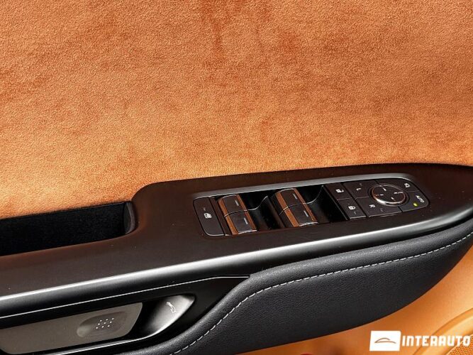 Lexus RZ 450e 53 interauto-car