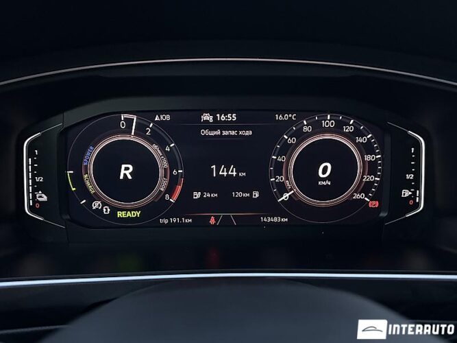 Volkswagen Tiguan 42 interauto-car