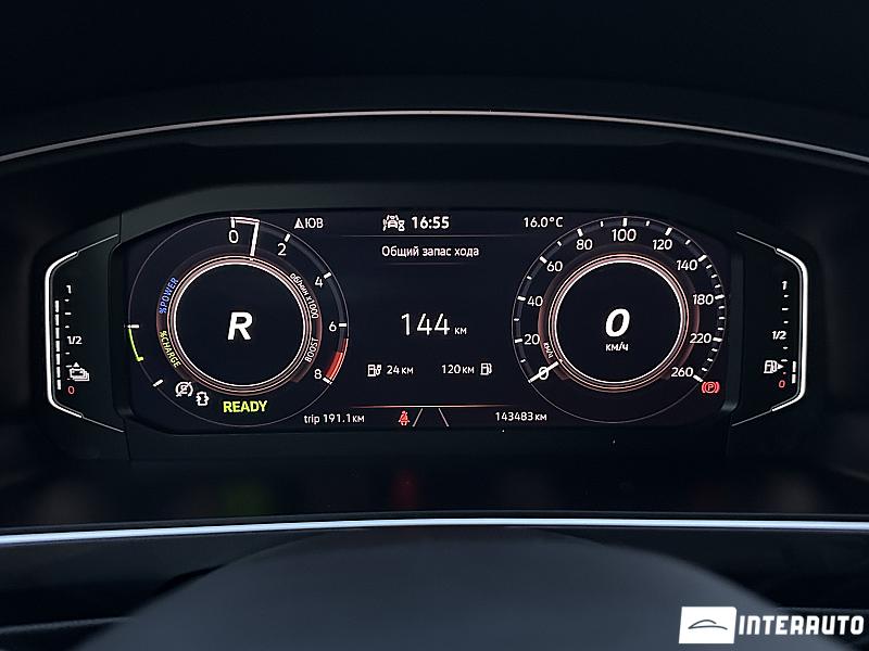 Volkswagen Tiguan 18 automobil-interauto