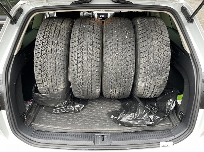 Volkswagen Passat 49 interauto-car